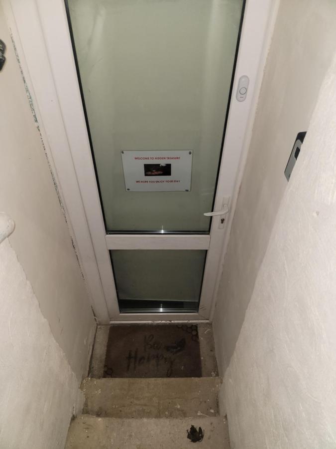 Hidden Treasure-Netflix And Wi-Fi-Basement Flat Apartment Gillingham  Exterior photo